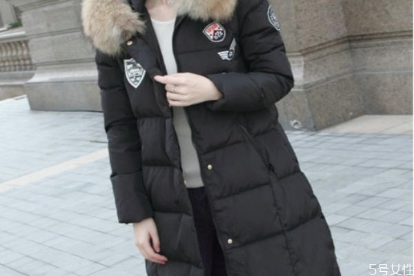 羽絨服和派克服哪個暖和 羽絨服和皮草哪個保暖 羽絨服和派克服哪個暖和 羽絨服和皮草哪個保暖