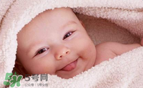 寶寶護臀膏可以擦臉嗎？寶寶護臀膏可以擦其他部位嗎？