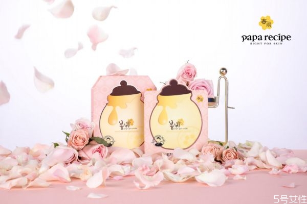 晚上貼了面膜要不要洗一下臉 晚上貼面膜的好處是什么