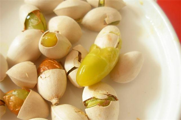 白果能長(zhǎng)期吃嗎 長(zhǎng)期吃白果有副作用嗎 白果能長(zhǎng)期吃嗎 長(zhǎng)期吃白果有副作用嗎