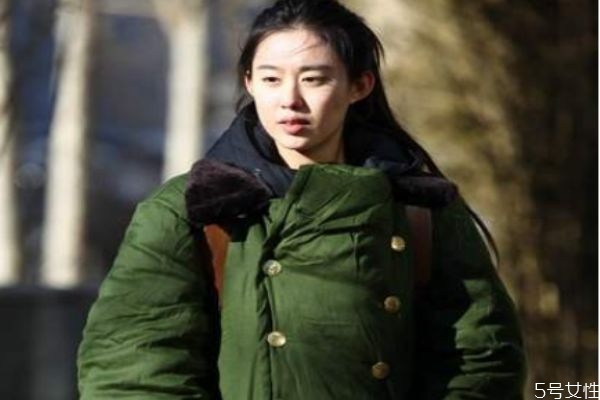 軍大衣有多長 軍大衣怎么疊成豆腐塊 軍大衣有多長 軍大衣怎么疊成豆腐塊