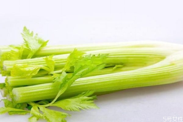 什么是西芹呢 西芹有什么營養(yǎng)價值呢 什么是西芹呢 西芹有什么營養(yǎng)價值呢