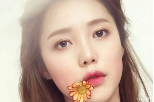 為什么有人毛孔容易堵塞呢 造成毛孔堵塞原因有什么呢 為什么有人毛孔容易堵塞呢 造成毛孔堵塞原因有什么呢