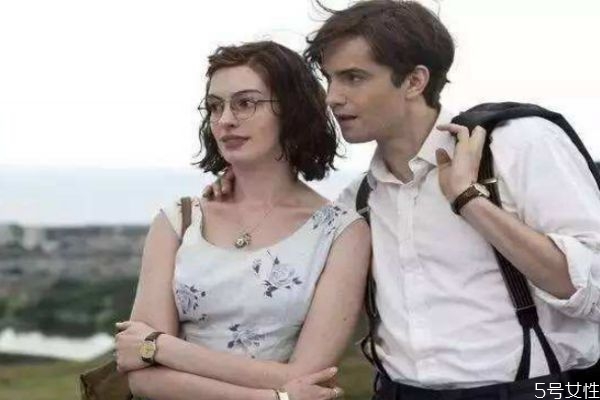 怎么撩妹子找話題聊天 撩妹技巧套路 怎么撩妹子找話題聊天 撩妹技巧套路