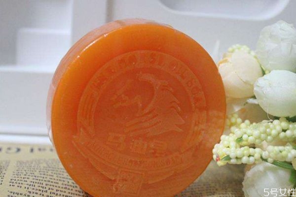 馬油皂和洗面奶哪個先用后用 馬油皂適合什么人用 馬油皂和洗面奶哪個先用后用 馬油皂適合什么人用