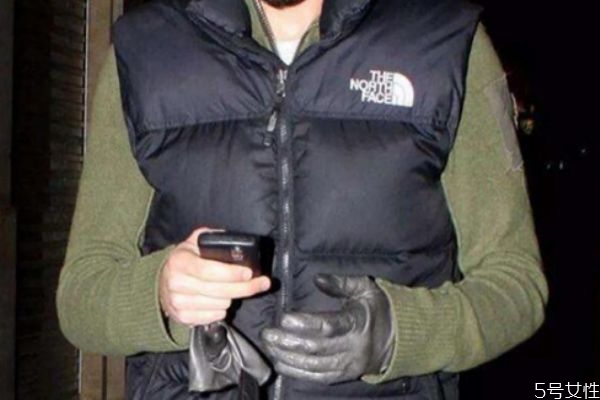 羽絨馬甲每年幾月份穿 冬天穿羽絨馬甲胳膊怎么辦 羽絨馬甲每年幾月份穿 冬天穿羽絨馬甲胳膊怎么辦