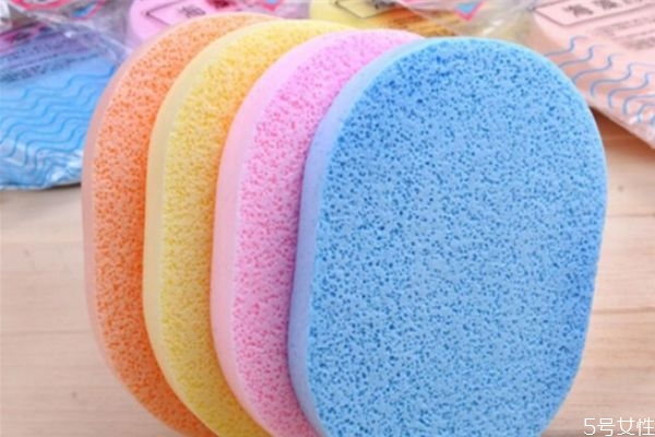 洗臉撲哪種好 洗臉撲孔大孔小的區(qū)別 洗臉撲哪種好 洗臉撲孔大孔小的區(qū)別