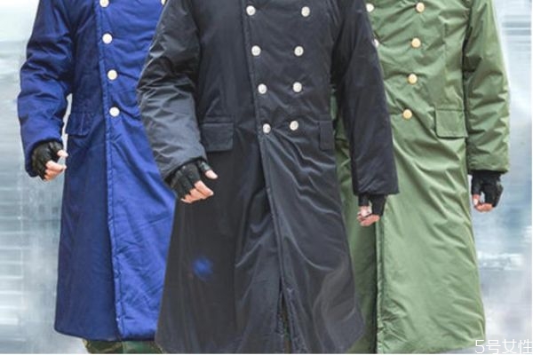 軍大衣有多長 軍大衣怎么疊成豆腐塊 軍大衣有多長 軍大衣怎么疊成豆腐塊