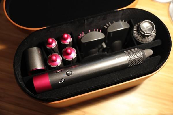 卷發(fā)棒對(duì)頭發(fā)的傷害有哪些 使用卷發(fā)棒的禁忌 卷發(fā)棒對(duì)頭發(fā)的傷害有哪些 使用卷發(fā)棒的禁忌