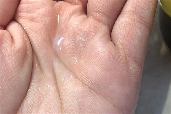 阿芙純露含酒精嗎 阿芙純露保質(zhì)期多久 阿芙純露含酒精嗎 阿芙純露保質(zhì)期多久