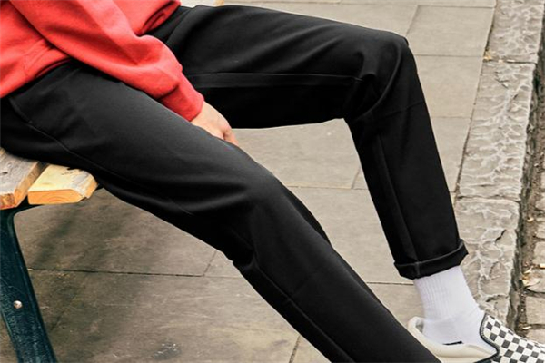 矮個(gè)子男生怎么挑選褲子 矮個(gè)子男生穿什么褲子顯高 矮個(gè)子男生怎么挑選褲子 矮個(gè)子男生穿什么褲子顯高