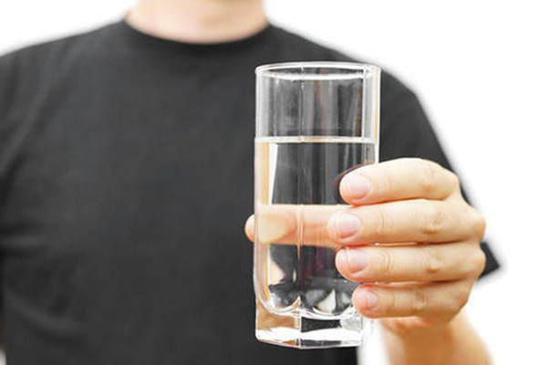 冬季總是想喝水怎么辦 冬季總是想喝水的原因 冬季總是想喝水怎么辦 冬季總是想喝水的原因