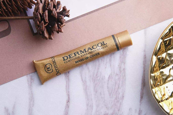 遮瑕膏對(duì)皮膚傷害大嗎 長(zhǎng)期使用遮瑕膏有什么害處 遮瑕膏對(duì)皮膚傷害大嗎 長(zhǎng)期使用遮瑕膏有什么害處