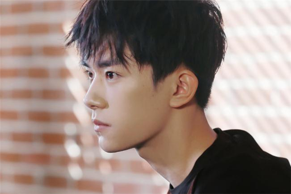 鋼夾燙和錫紙燙哪個(gè)好看 鋼夾燙和錫紙燙哪個(gè)貴 鋼夾燙和錫紙燙哪個(gè)好看 鋼夾燙和錫紙燙哪個(gè)貴