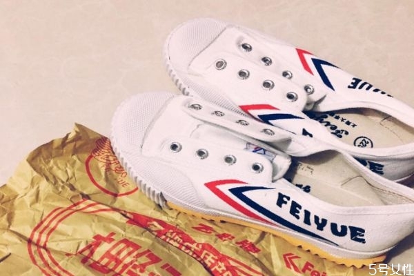飛躍鞋和法國飛躍質量哪個好 飛躍鞋和法國版的區(qū)別 飛躍鞋和法國飛躍質量哪個好 飛躍鞋和法國版的區(qū)別