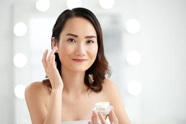 保濕水和爽膚水的區(qū)別 補水保濕哪些品牌好 保濕水和爽膚水的區(qū)別 補水保濕哪些品牌好