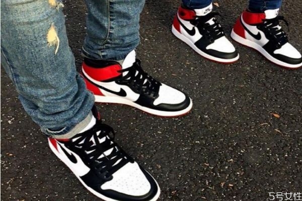 穿aj配長(zhǎng)襪還是短襪 穿aj應(yīng)該怎么配襪子 穿aj配長(zhǎng)襪還是短襪 穿aj應(yīng)該怎么配襪子