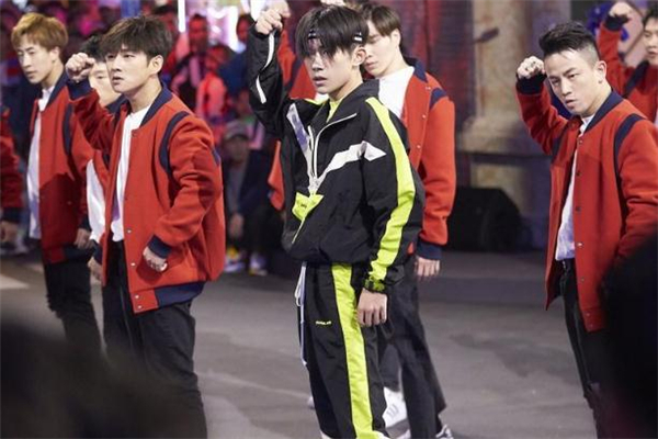 跳街舞的男生穿什么好看 街舞風男生穿搭圖片