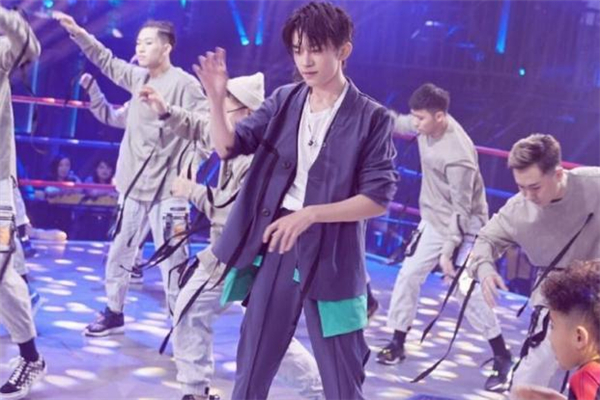 跳街舞的男生穿什么好看 街舞風男生穿搭圖片