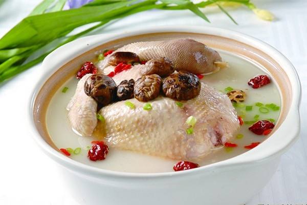 早晨喝雞湯好嗎 早上喝雞湯有什么禁忌 早晨喝雞湯好嗎 早上喝雞湯有什么禁忌