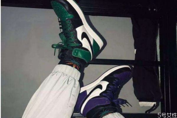 穿aj配長(zhǎng)襪還是短襪 穿aj應(yīng)該怎么配襪子 穿aj配長(zhǎng)襪還是短襪 穿aj應(yīng)該怎么配襪子