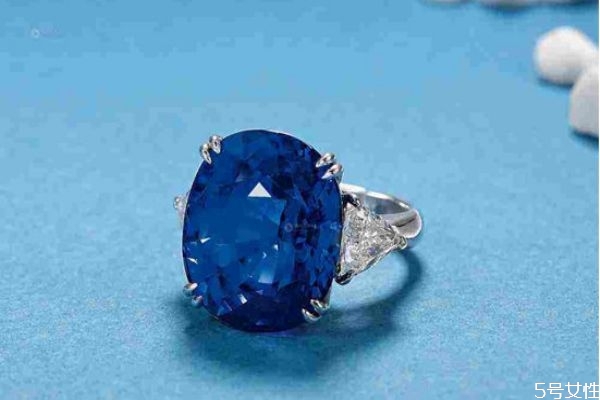 紅寶石和藍(lán)寶石有什么不同 紅寶石和藍(lán)寶石的區(qū)別 紅寶石和藍(lán)寶石有什么不同 紅寶石和藍(lán)寶石的區(qū)別