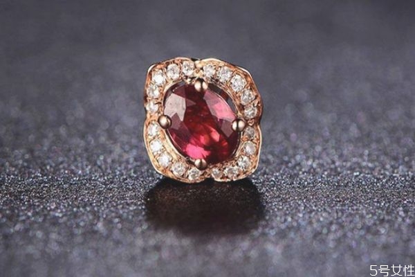 紅寶石怎么看燒不燒 紅寶石怎么看成色 紅寶石怎么看燒不燒 紅寶石怎么看成色