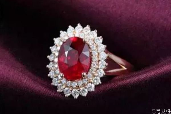 紅寶石怎么看燒不燒 紅寶石怎么看成色 紅寶石怎么看燒不燒 紅寶石怎么看成色