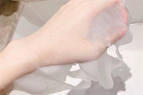 歐萊雅安瓶面膜和安瓶精華哪個好用-可以同時使用嗎 歐萊雅安瓶面膜和安瓶精華哪個好用-可以同時使用嗎