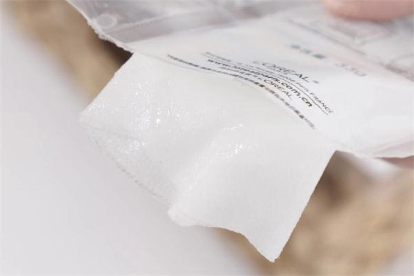 歐萊雅安瓶面膜和安瓶精華哪個好用-可以同時使用嗎 歐萊雅安瓶面膜和安瓶精華哪個好用-可以同時使用嗎