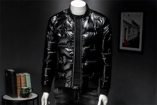 男生過年穿什么羽絨服好看 男士羽絨服潮流款式推薦 男生過年穿什么羽絨服好看 男士羽絨服潮流款式推薦