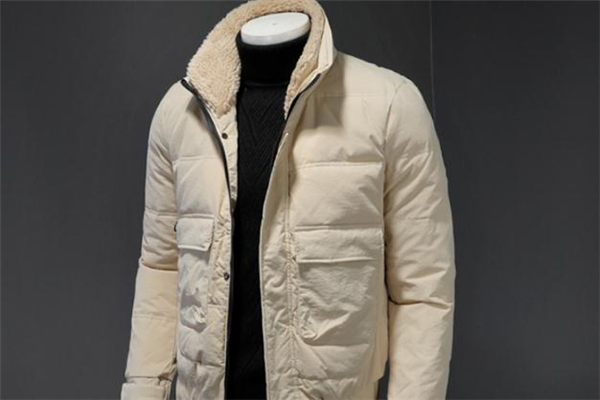 男生過年穿什么羽絨服好看 男士羽絨服潮流款式推薦 男生過年穿什么羽絨服好看 男士羽絨服潮流款式推薦