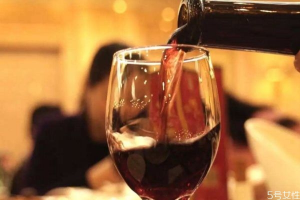 紅酒可以經(jīng)常喝嗎 紅酒瓶怎么打開呢 紅酒可以經(jīng)常喝嗎 紅酒瓶怎么打開呢