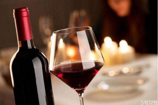 紅酒可以經(jīng)常喝嗎 紅酒瓶怎么打開呢 紅酒可以經(jīng)常喝嗎 紅酒瓶怎么打開呢