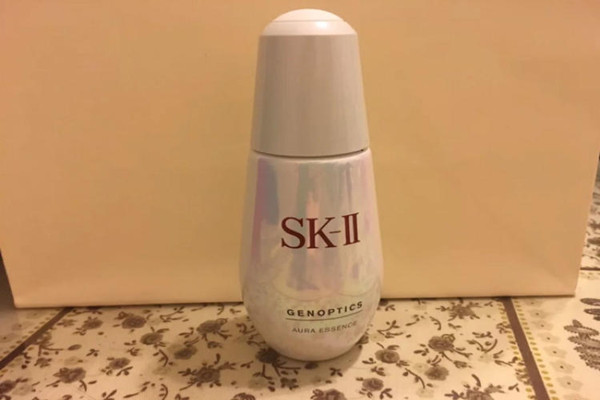 為什么用完小銀瓶斑越來越多 skll小燈泡和小銀瓶的區(qū)別 為什么用完小銀瓶斑越來越多 skll小燈泡和小銀瓶的區(qū)別