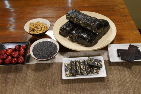 阿膠長毛了還能吃嗎 阿膠糕長毛了怎么處理 阿膠長毛了還能吃嗎 阿膠糕長毛了怎么處理