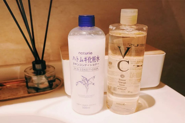 泰國(guó)vc水可以天天用嗎 泰國(guó)vc水白天用會(huì)變黑嗎 泰國(guó)vc水可以天天用嗎 泰國(guó)vc水白天用會(huì)變黑嗎