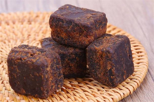 哺乳期能喝紅糖姜茶嗎 哺乳期喝紅糖姜茶對寶寶有影響嗎 哺乳期能喝紅糖姜茶嗎 哺乳期喝紅糖姜茶對寶寶有影響嗎