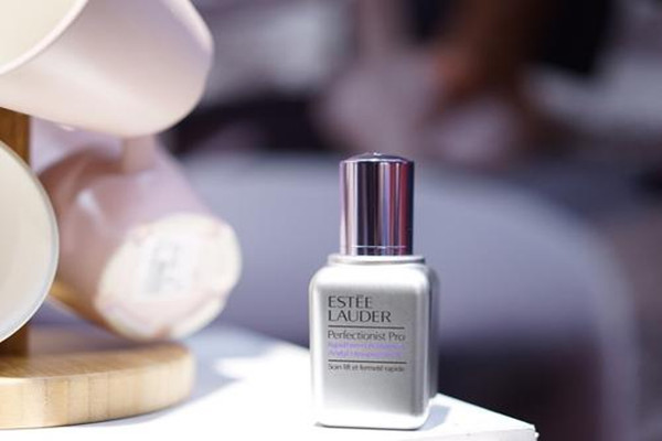 雅詩蘭黛線雕精華怎么辨別真假 雅詩蘭黛線雕精華值得買嗎 雅詩蘭黛線雕精華怎么辨別真假 雅詩蘭黛線雕精華值得買嗎