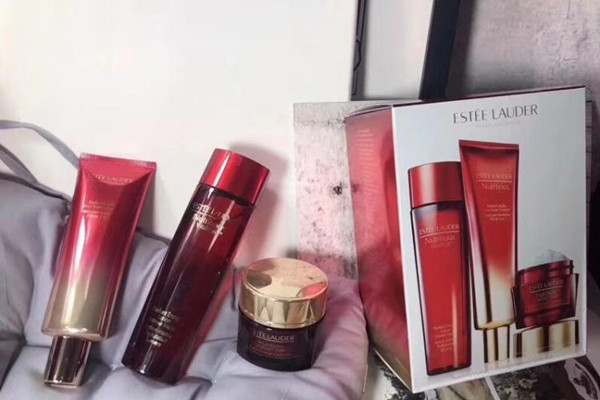 雅詩蘭黛紅石榴系列有哪些種類 雅詩蘭黛紅石榴水適合什么年齡 雅詩蘭黛紅石榴系列有哪些種類 雅詩蘭黛紅石榴水適合什么年齡