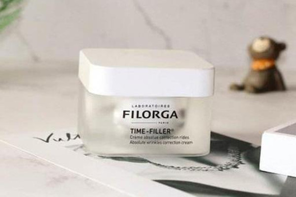 冬季護膚用乳還是用面霜好 干皮膚冬季適合用霜還是乳 冬季護膚用乳還是用面霜好 干皮膚冬季適合用霜還是乳