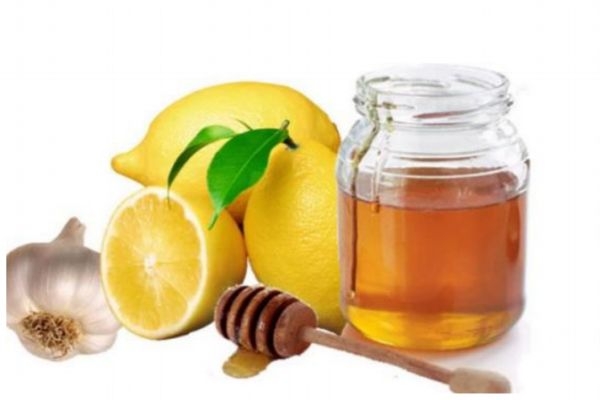 檸檬蜂蜜水的功效 檸檬蜂蜜水怎么做 檸檬蜂蜜水的功效 檸檬蜂蜜水怎么做