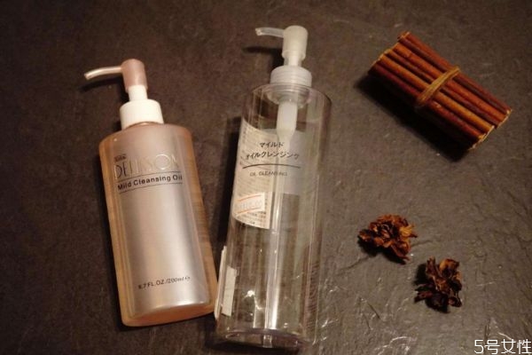 無泡潔面乳怎么用 無泡潔面乳對油性皮膚作用 無泡潔面乳怎么用 無泡潔面乳對油性皮膚作用