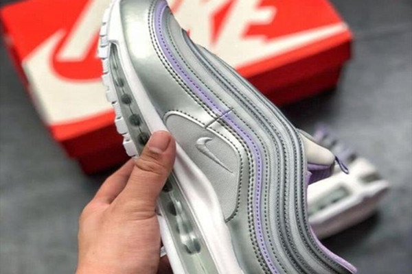 耐克AirMax97銀紫配色細(xì)節(jié)測(cè)評(píng) 個(gè)性又時(shí)尚的鞋子 耐克AirMax97銀紫配色細(xì)節(jié)測(cè)評(píng) 個(gè)性又時(shí)尚的鞋子