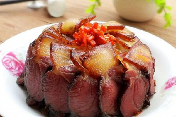臘肉怎么做簡(jiǎn)單又好吃 臘肉能多吃嗎 臘肉怎么做簡(jiǎn)單又好吃 臘肉能多吃嗎