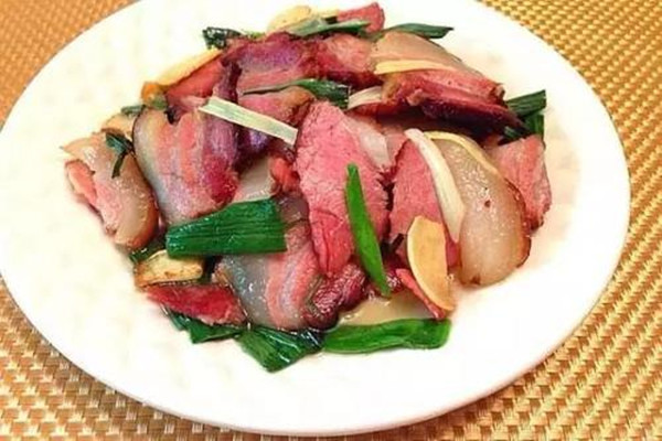 臘肉怎么做簡(jiǎn)單又好吃 臘肉能多吃嗎 臘肉怎么做簡(jiǎn)單又好吃 臘肉能多吃嗎