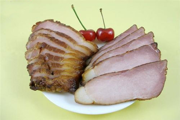 煙熏臘肉怎么洗能干凈 臘肉發(fā)霉了能吃嗎 煙熏臘肉怎么洗能干凈 臘肉發(fā)霉了能吃嗎