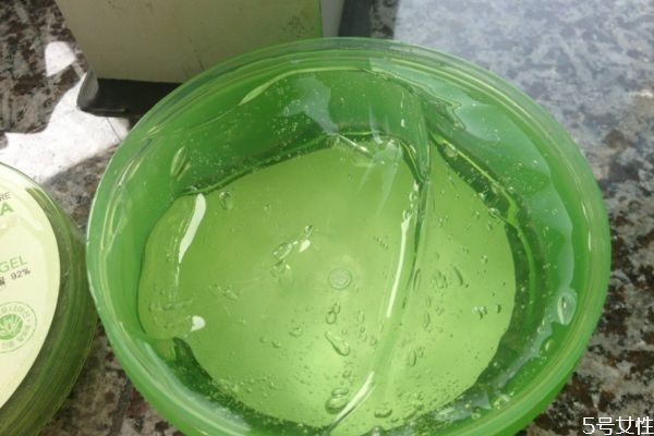 蘆薈膠和b4涂臉用法 維生素b6加蘆薈膠用法 蘆薈膠和b4涂臉用法 維生素b6加蘆薈膠用法