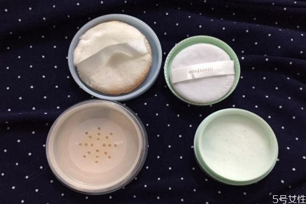 散粉可以用多久 散粉的保質(zhì)期一般多久 散粉可以用多久 散粉的保質(zhì)期一般多久