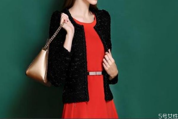 小香風(fēng)是什么風(fēng)格 小香風(fēng)用什么面料 小香風(fēng)是什么風(fēng)格 小香風(fēng)用什么面料